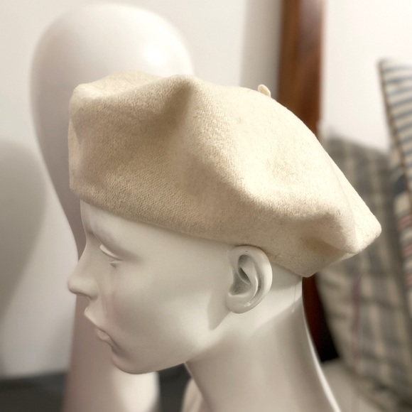 Beret or Beani off white 100 % Pure Wool. - Picture 2 of 11